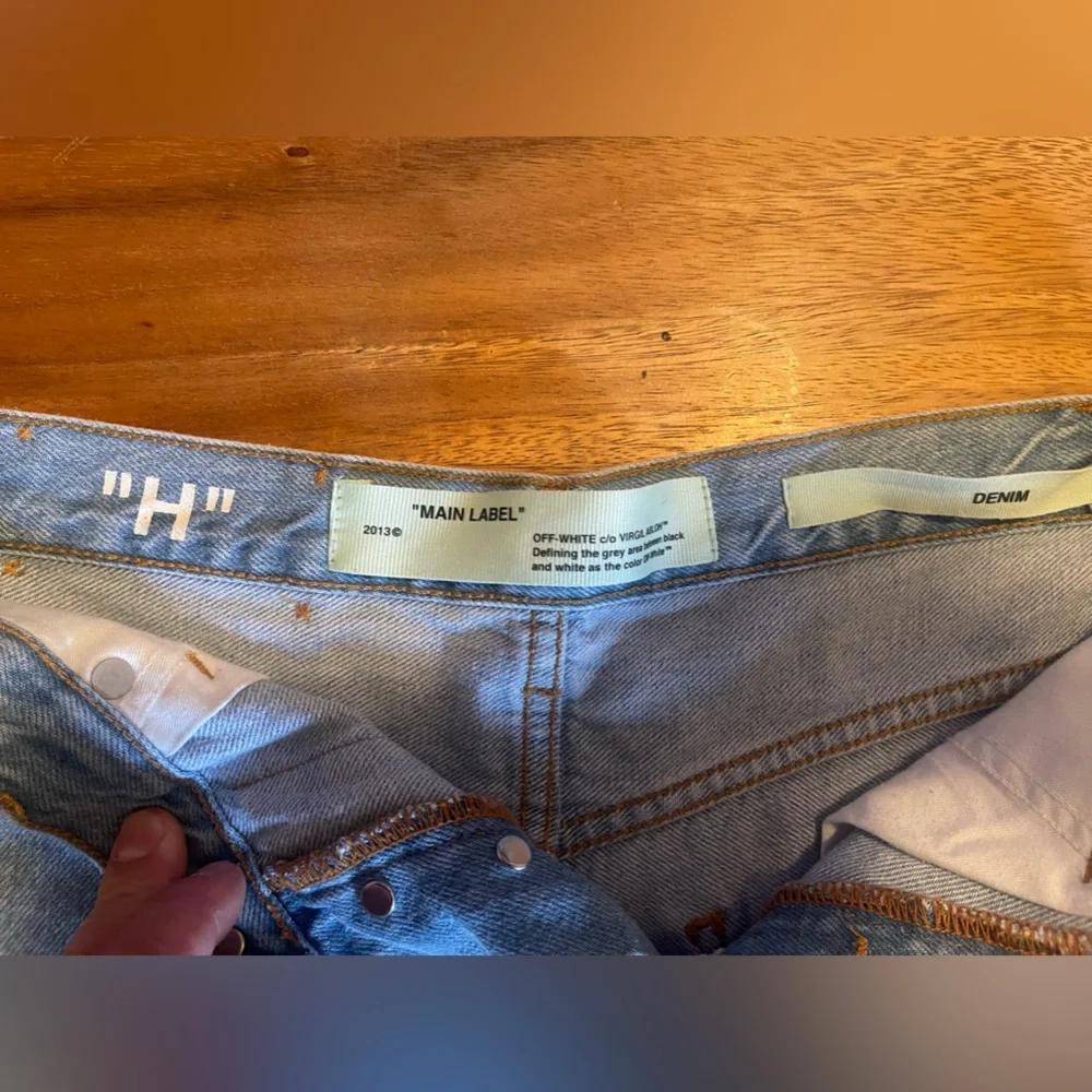 Women’s Off-White VIRGIL ABLOH Jean shorts - Picture 2 of 7